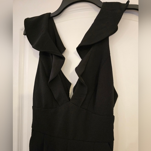 🖤 Lulu's Leilani Black Ruffled Jumpsuit Romper New Years Eve Business Formal - Picture 9 of 14